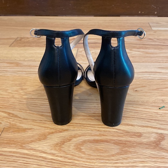 Open toe black strap high heels - Picture 2 of 5